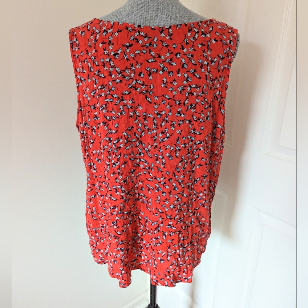 [A.N.A.] Floral Blouse Tank Neck Detail- LG - Picture 4 of 4